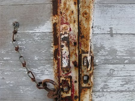 riegel - A closeup of an lock with a broken latch on a old door Stockbilder - Microstock & Abonnement, Bildnummer: 400-05066529