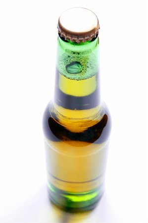 Bottle of beer Photographie de stock - Aubaine LD & Abonnement, Code: 400-05067023