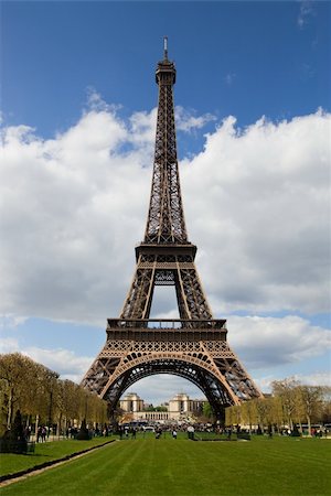 simsearch:400-08014075,k - View at Eiffel Tower from the Champ de Mars (Field of Mars) Stock Photo - Budget Royalty-Free & Subscription, Code: 400-05067079