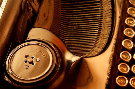 Old typewriter in sepia Foto de stock - Royalty-Free Super Valor e Assinatura, Número: 400-05068036