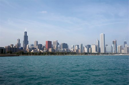 Skyline of Chicago with Sears Tower Stock Photo - Budget Royalty-Free & Subscription, Code: 400-05060040