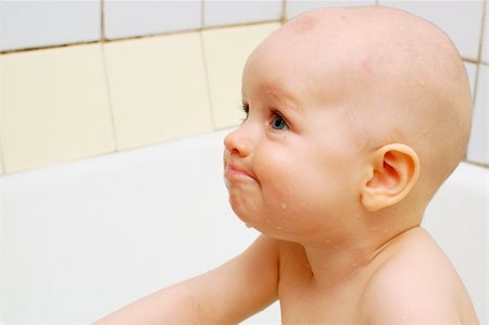 simsearch:400-05041038,k - Portrait of smiling baby, close-up, isolated on white Foto de stock - Super Valor sin royalties y Suscripción, Código: 400-05060246