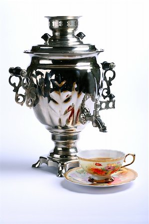 simsearch:400-04476908,k - Russian national samovar on a white background Stock Photo - Budget Royalty-Free & Subscription, Code: 400-05060324