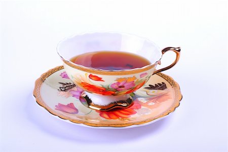 simsearch:400-04476908,k - Tea cup on a white background Stock Photo - Budget Royalty-Free & Subscription, Code: 400-05060323