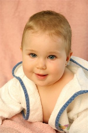 simsearch:400-04986804,k - portrait of a baby with hood Stockbilder - Microstock & Abonnement, Bildnummer: 400-05060910