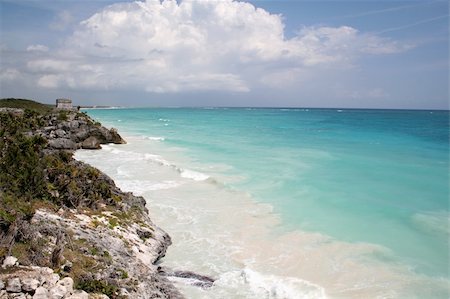 simsearch:841-05796613,k - A shot of the Tulum ruins and beautiful turquoise Caribbean Sea. (Mayan Ruins, Mexico) Photographie de stock - Aubaine LD & Abonnement, Code: 400-05061294