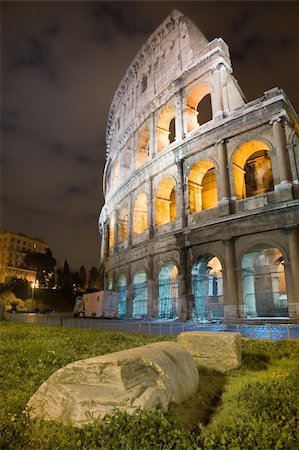round amphitheatre - Colosseum arena, night view, vertical frame. Rome, Italy. Stock Photo - Budget Royalty-Free & Subscription, Code: 400-05061321