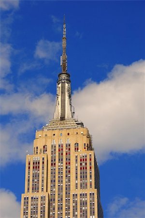 Empire state building on a bright sunny day Stock Photo - Budget Royalty-Free & Subscription, Code: 400-05062339