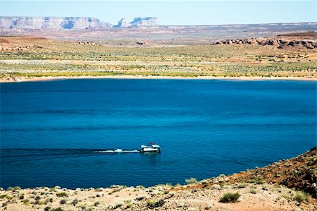 Recreation are with boats on Lake Powell near Page in Arizona, USA Photographie de stock - Aubaine LD & Abonnement, Code: 400-05063401