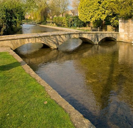 bourton on the water the cotswolds gloucestershire england Photographie de stock - Aubaine LD & Abonnement, Code: 400-05077859