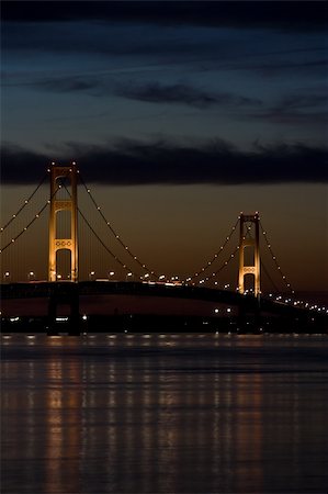 simsearch:400-05168022,k - mackinaw bridge at night great colors cloudy sky Photographie de stock - Aubaine LD & Abonnement, Code: 400-05078292