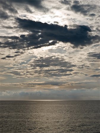 simsearch:400-03985677,k - Adriatic sea sunset with clouds Foto de stock - Super Valor sin royalties y Suscripción, Código: 400-05078898