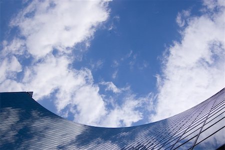 simsearch:400-04573514,k - Abstract Building Background against sky and clouds Foto de stock - Royalty-Free Super Valor e Assinatura, Número: 400-05079755