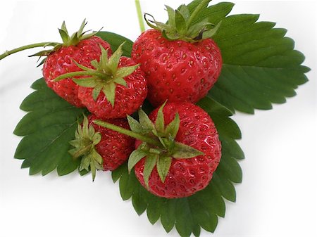 simsearch:400-04423672,k - red juicy strawberries isolated on white background Stockbilder - Microstock & Abonnement, Bildnummer: 400-05070290