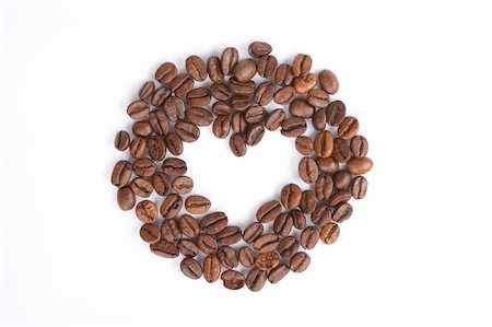 simsearch:400-04016025,k - Coffee beans on white, heart symbol Stockbilder - Microstock & Abonnement, Bildnummer: 400-05070659