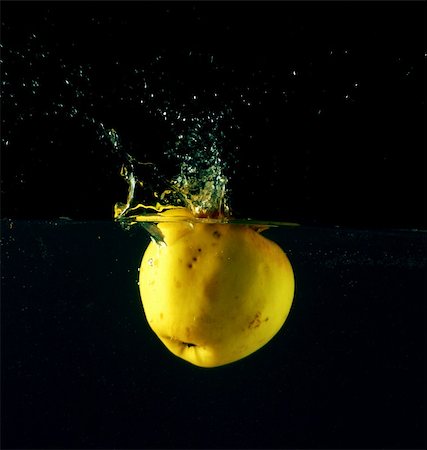 fruit underwater - Apple falling through water Stock Photo - Budget Royalty-Free & Subscription, Code: 400-05085786