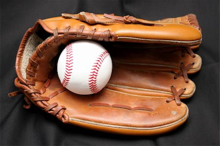 simsearch:400-05089629,k - baseball and glove Photographie de stock - Aubaine LD & Abonnement, Code: 400-05089625