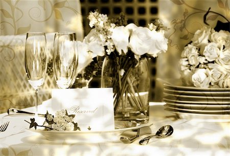 fancy dinner setting - White place card on outdoor wedding table/ Vintage look Photographie de stock - Aubaine LD & Abonnement, Code: 400-05080298