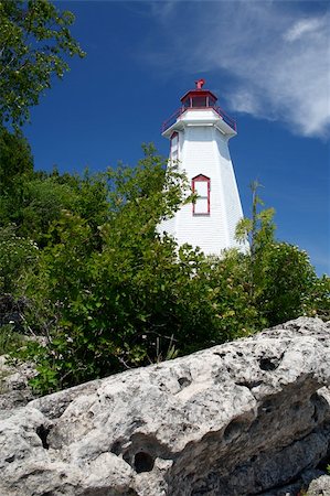 big tub lighthouse in tobermory, bruce peninsula Stockbilder - Microstock & Abonnement, Bildnummer: 400-05081036