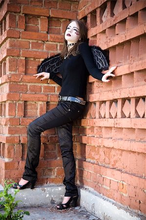 simsearch:400-08038938,k - Gothic Angel Against Brick Wall Stockbilder - Microstock & Abonnement, Bildnummer: 400-05081667