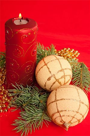 simsearch:400-05695809,k - Christmas decoration on red background Stock Photo - Budget Royalty-Free & Subscription, Code: 400-05082023