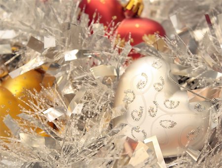 simsearch:400-04659528,k - Christmas ornaments - tinsel, balls and star Photographie de stock - Aubaine LD & Abonnement, Code: 400-05082240