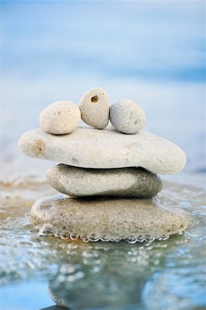 simsearch:400-05138433,k - Sea pebble and quiet waves on a summer beach Stock Photo - Budget Royalty-Free & Subscription, Code: 400-05095022