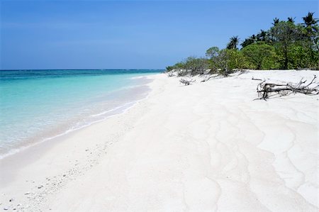 simsearch:400-05255644,k - white sand beach on small island in the sulu sea, the philippines Photographie de stock - Aubaine LD & Abonnement, Code: 400-05095037