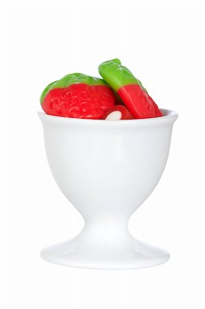 simsearch:859-03038099,k - Colorful raspberries in the bowl isolated on white background Stockbilder - Microstock & Abonnement, Bildnummer: 400-05095064