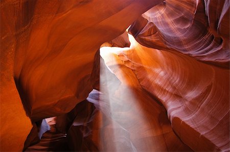 Ray of light passing through Antelope slot canyon in Arizona Photographie de stock - Aubaine LD & Abonnement, Code: 400-05095269