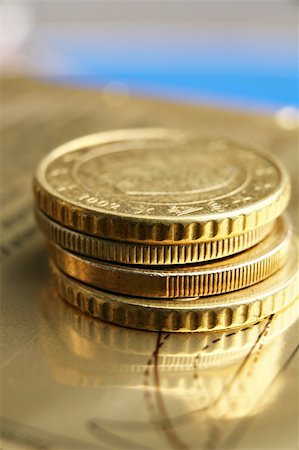 simsearch:400-04298565,k - Pile of euro coins Photographie de stock - Aubaine LD & Abonnement, Code: 400-05097165