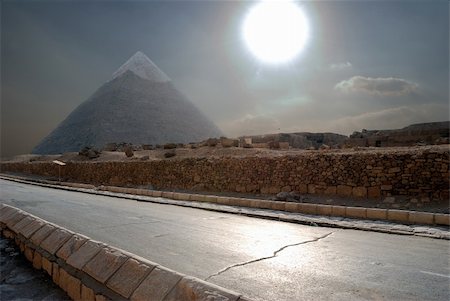 simsearch:400-09047469,k - The image of pyramids in Egypt, Cairo, Giza Stockbilder - Microstock & Abonnement, Bildnummer: 400-05098769