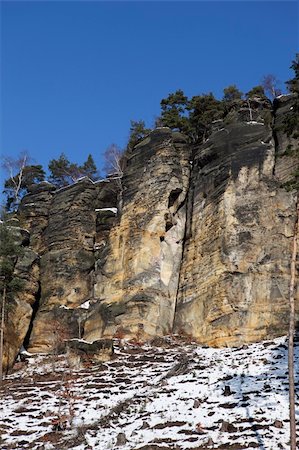 simsearch:400-04313224,k - Winter landscape of high rocks Photographie de stock - Aubaine LD & Abonnement, Code: 400-05090712