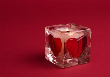 simsearch:400-05076403,k - Beautiful candle with valentines on the red background Photographie de stock - Aubaine LD & Abonnement, Code: 400-05090858