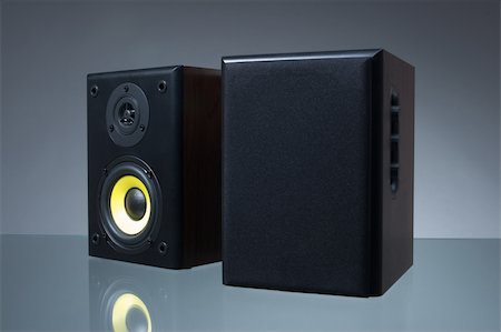 simsearch:400-05131379,k - Audio speakers on the gray background with reflection Photographie de stock - Aubaine LD & Abonnement, Code: 400-05091091