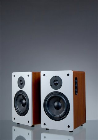 simsearch:400-05131379,k - Audio speakers on the gray background with reflection Photographie de stock - Aubaine LD & Abonnement, Code: 400-05092504