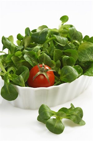 simsearch:400-04165864,k - Field salad in a bowl on white background Stockbilder - Microstock & Abonnement, Bildnummer: 400-05093949