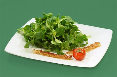 simsearch:400-04165864,k - Field salad on a plate on green background Stockbilder - Microstock & Abonnement, Bildnummer: 400-05093955