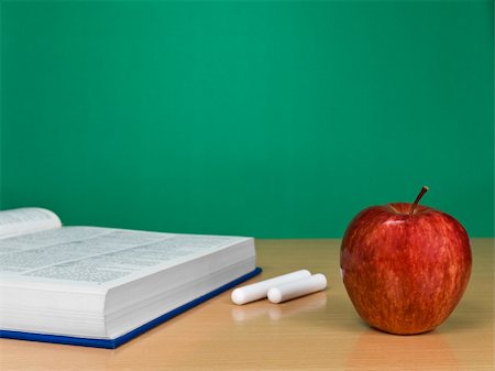 simsearch:400-04127315,k - A blank chalkboard with an apple, a book and some chalks. Stock Photo - Budget Royalty-Free & Subscription, Code: 400-05104671