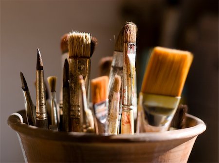 painter palette photography - Closeup of brushes for painting Foto de stock - Super Valor sin royalties y Suscripción, Código: 400-05106727