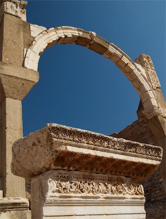 The archway leading into the Prytaneion, the place where business was conducted, Ephesus, Turkey Foto de stock - Royalty-Free Super Valor e Assinatura, Número: 400-05114295