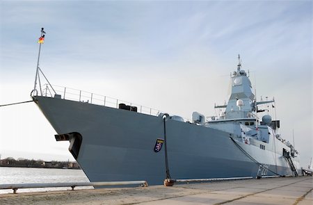 frégate - The German frigate F 221 "Hessen" in Riga, Latvia. Photographie de stock - Aubaine LD & Abonnement, Code: 400-05119627