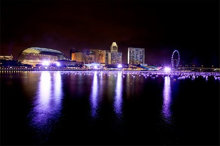 esplanade marina bay - A view of singapore at night Foto de stock - Super Valor sin royalties y Suscripción, Código: 400-05119711