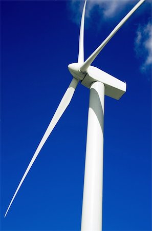 eolic generators in a wind farm Foto de stock - Royalty-Free Super Valor e Assinatura, Número: 400-05110024