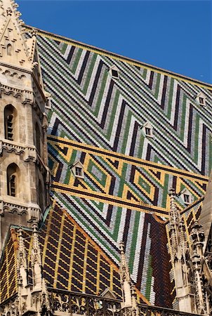 Colorful tiled roof of Saint Stephen's Cathedral, Vienna, Austria Foto de stock - Royalty-Free Super Valor e Assinatura, Número: 400-05112175