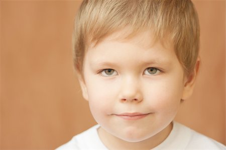 simsearch:400-04093413,k - smiling child portrait Stock Photo - Budget Royalty-Free & Subscription, Code: 400-05112339