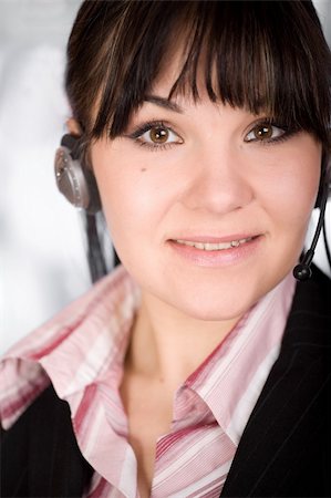 simsearch:400-04632513,k - attractive brunette woman with headphone Photographie de stock - Aubaine LD & Abonnement, Code: 400-05113299