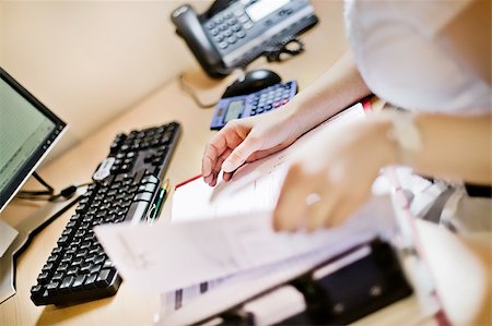 Typical daily office environment and equipment Photographie de stock - Aubaine LD & Abonnement, Code: 400-05126088