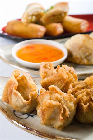 simsearch:400-05350825,k - deep fried chinese dumpling Foto de stock - Royalty-Free Super Valor e Assinatura, Número: 400-05126330