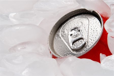 soda, fizz - An aluminum drink can in a container of ice. Stock Photo - Budget Royalty-Free & Subscription, Code: 400-05127549